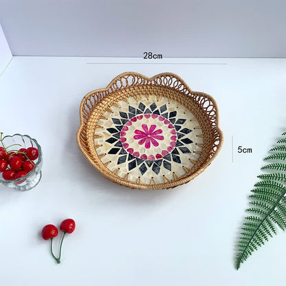 Cestino portaoggetti in rattan colorato a forma di conchiglia