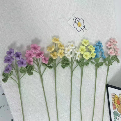 Oxalis Corniculata lavorata a maglia e all'uncinetto