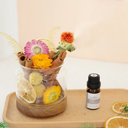 Ornamento profumato con fiori secchi e oli essenziali per aromaterapia