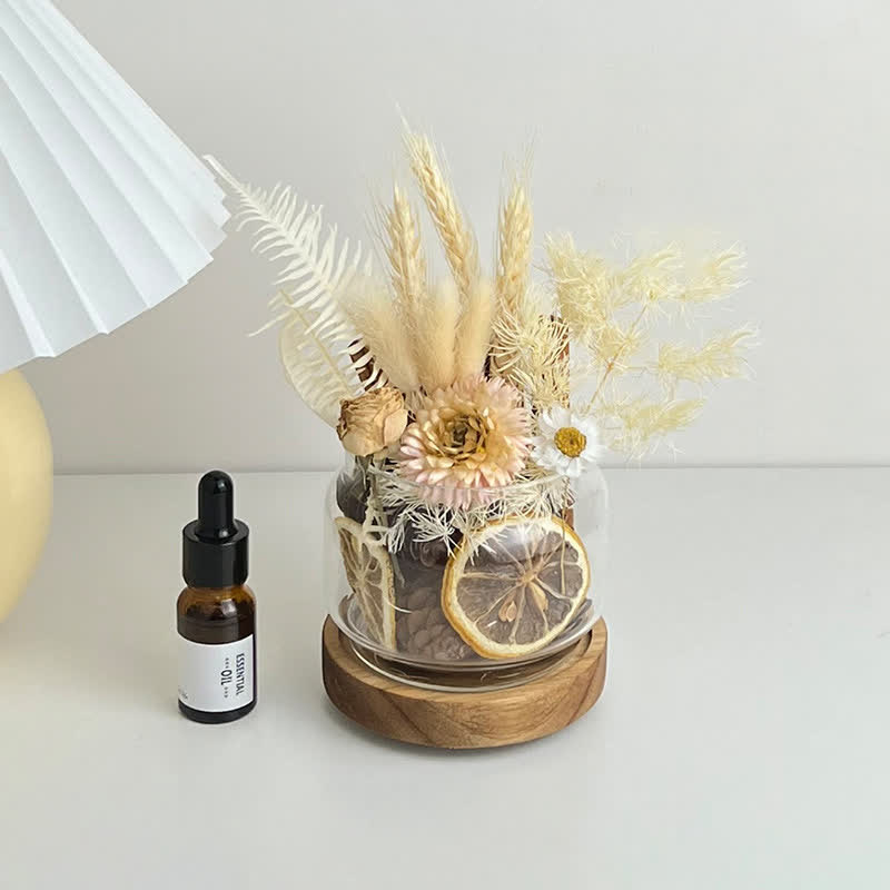 Ornamento profumato con fiori secchi e oli essenziali per aromaterapia