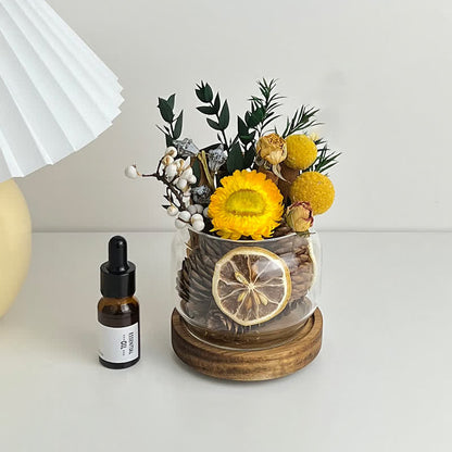 Ornamento profumato con fiori secchi e oli essenziali per aromaterapia