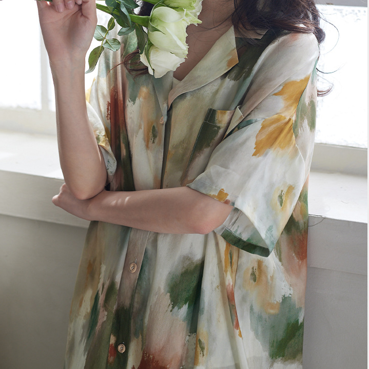 Camicia da notte casual morbida in raso tie-dye