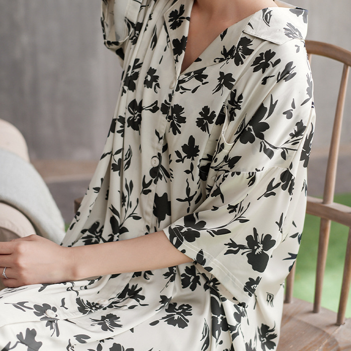 Camicia da notte casual traspirante in morbido raso floreale