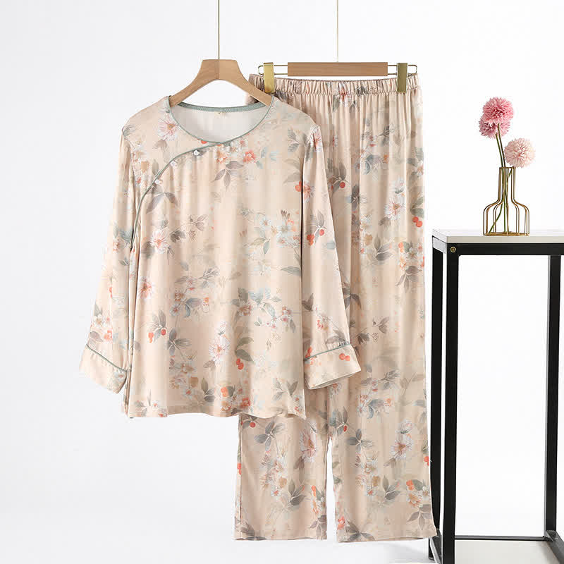 Loungewear in raso morbido in stile pastorale