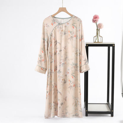 Loungewear in raso morbido in stile pastorale