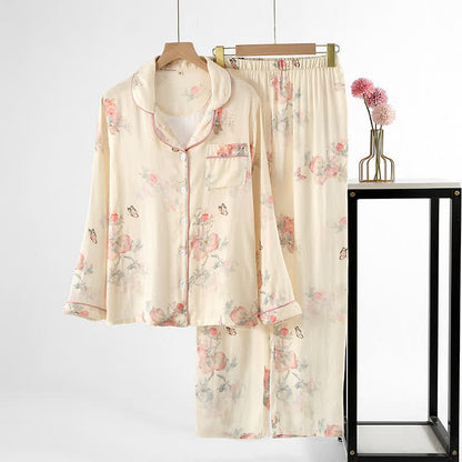 Loungewear in raso morbido con farfalle floreali