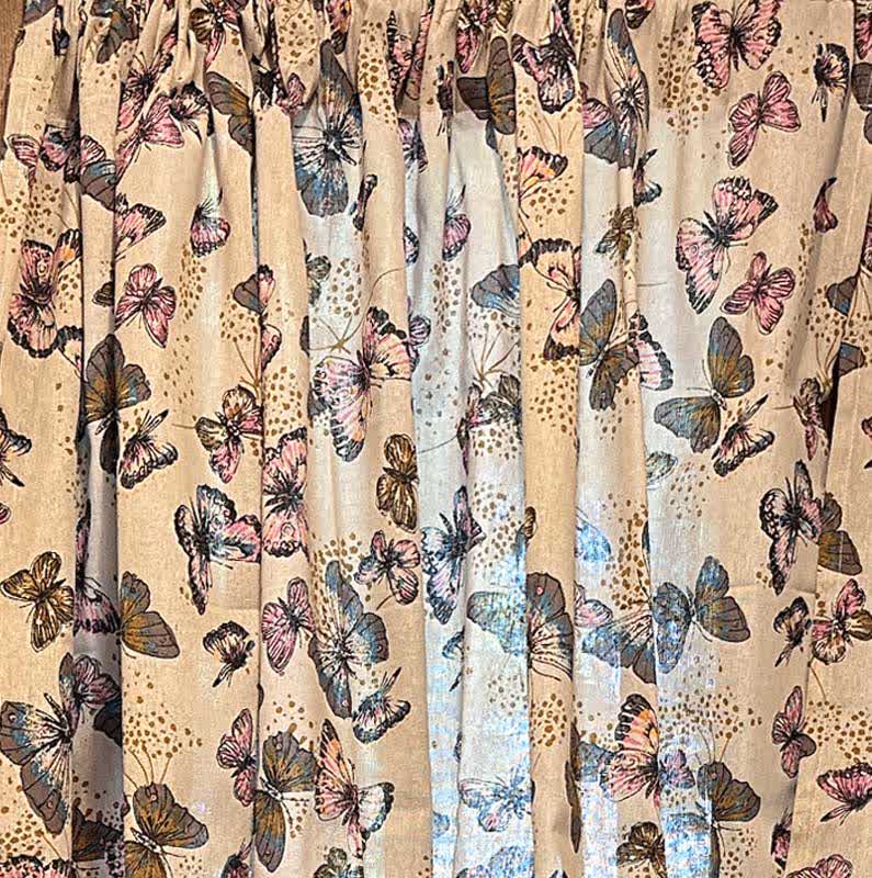 Tenda in cotone e lino con stampa a farfalla rustica