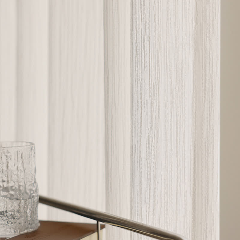 Tenda filtrante moderna e minimalista con texture leggera