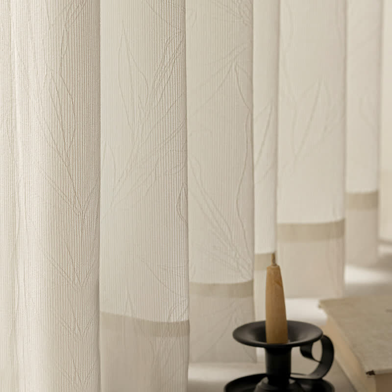 Tenda filtrante moderna e minimalista con texture leggera