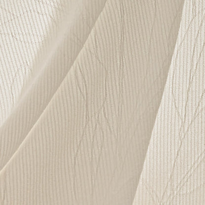 Tenda filtrante moderna e minimalista con texture leggera