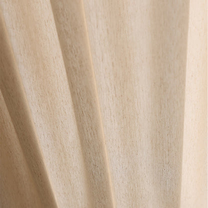 Tenda filtrante moderna e minimalista con texture leggera