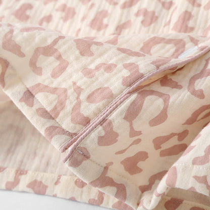 Completo da casa in garza di cotone con stampa leopardata