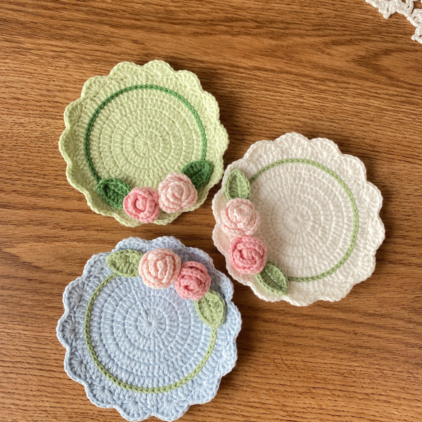 Sottobicchiere all'uncinetto fatto a mano Refresh Rose