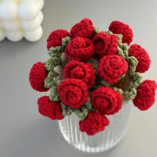 Sottobicchiere all'uncinetto con bouquet di rose fatto a mano