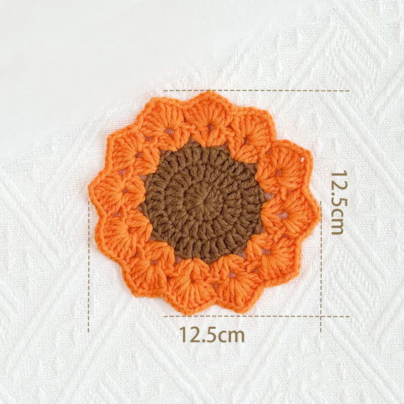 Sottobicchiere in filato all'uncinetto con fiori fatti a mano