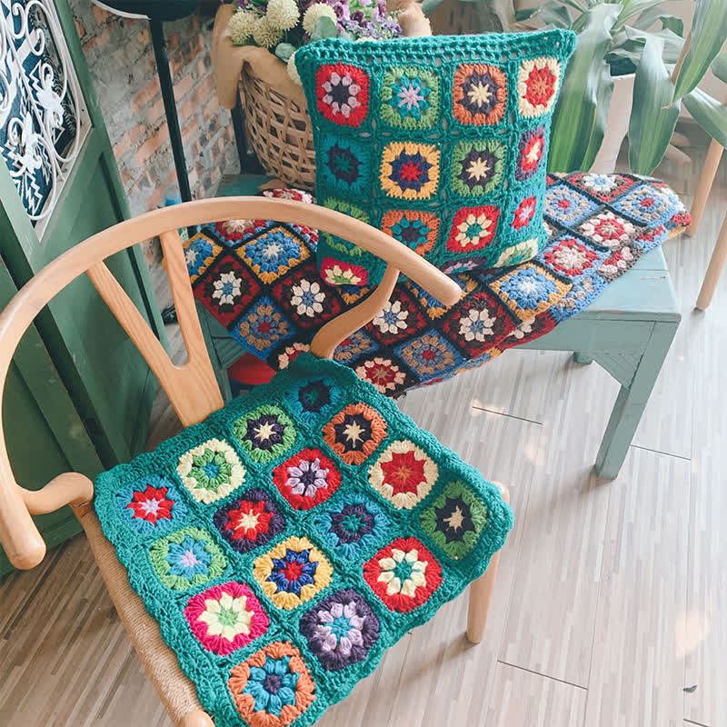 Coperta con bordo all'uncinetto intrecciato a mano con motivi floreali retrò - image 2