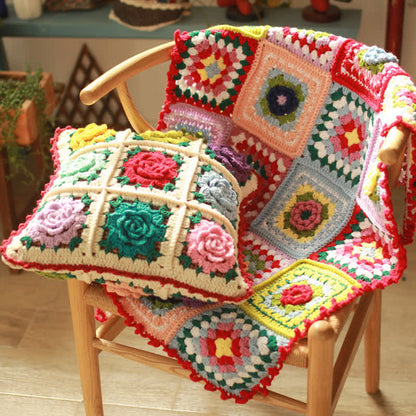 Elegante coperta floreale tessuta a mano all'uncinetto