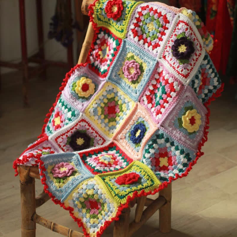 Elegante coperta floreale tessuta a mano all'uncinetto