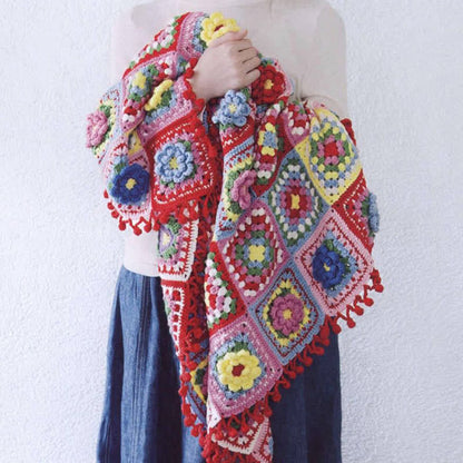 Elegante coperta floreale tessuta a mano all'uncinetto