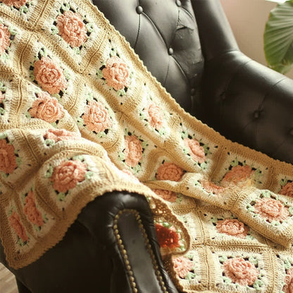 Coperta per divano all'uncinetto tessuta a mano Rural Rose