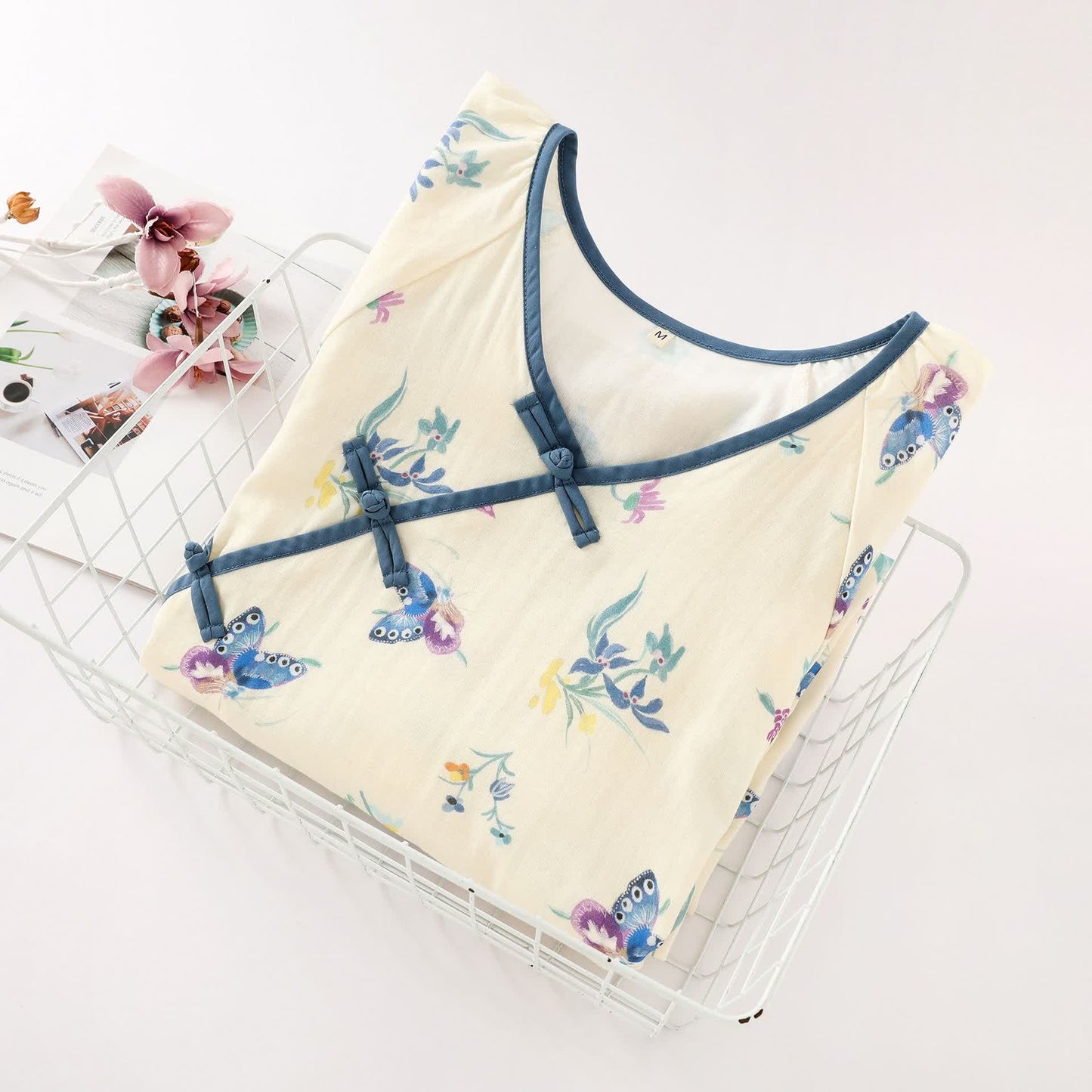Camicia da notte vintage in garza di cotone con farfalla floreale