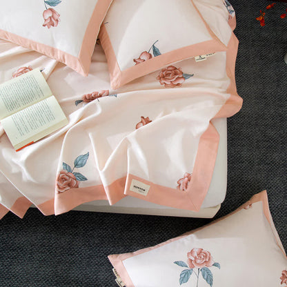 Copriletto in cotone con stampa di rose rustiche
