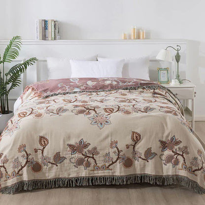 Trapunta vintage con nappe floreali in garza di cotone