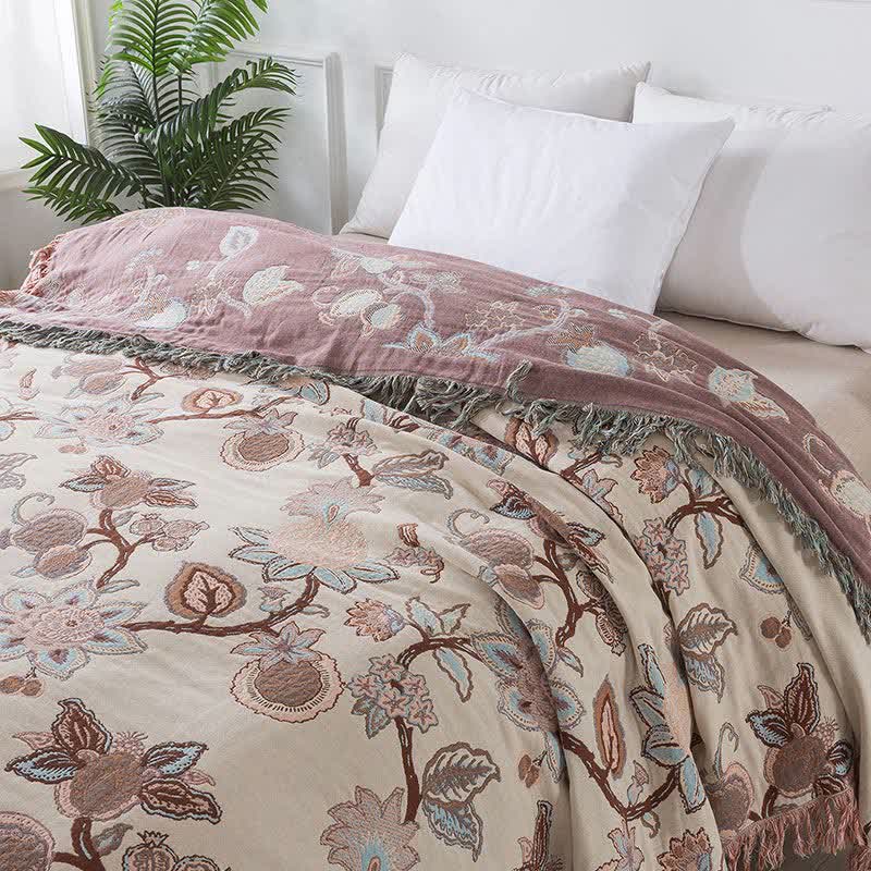 Trapunta vintage con nappe floreali in garza di cotone