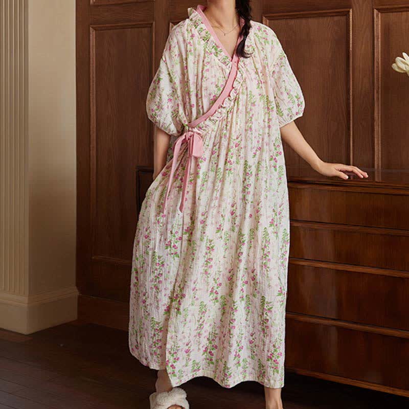 Elegante camicia da notte con stampa floreale e tasca