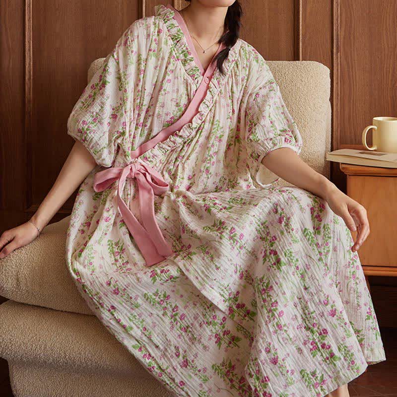 Elegante camicia da notte con stampa floreale e tasca