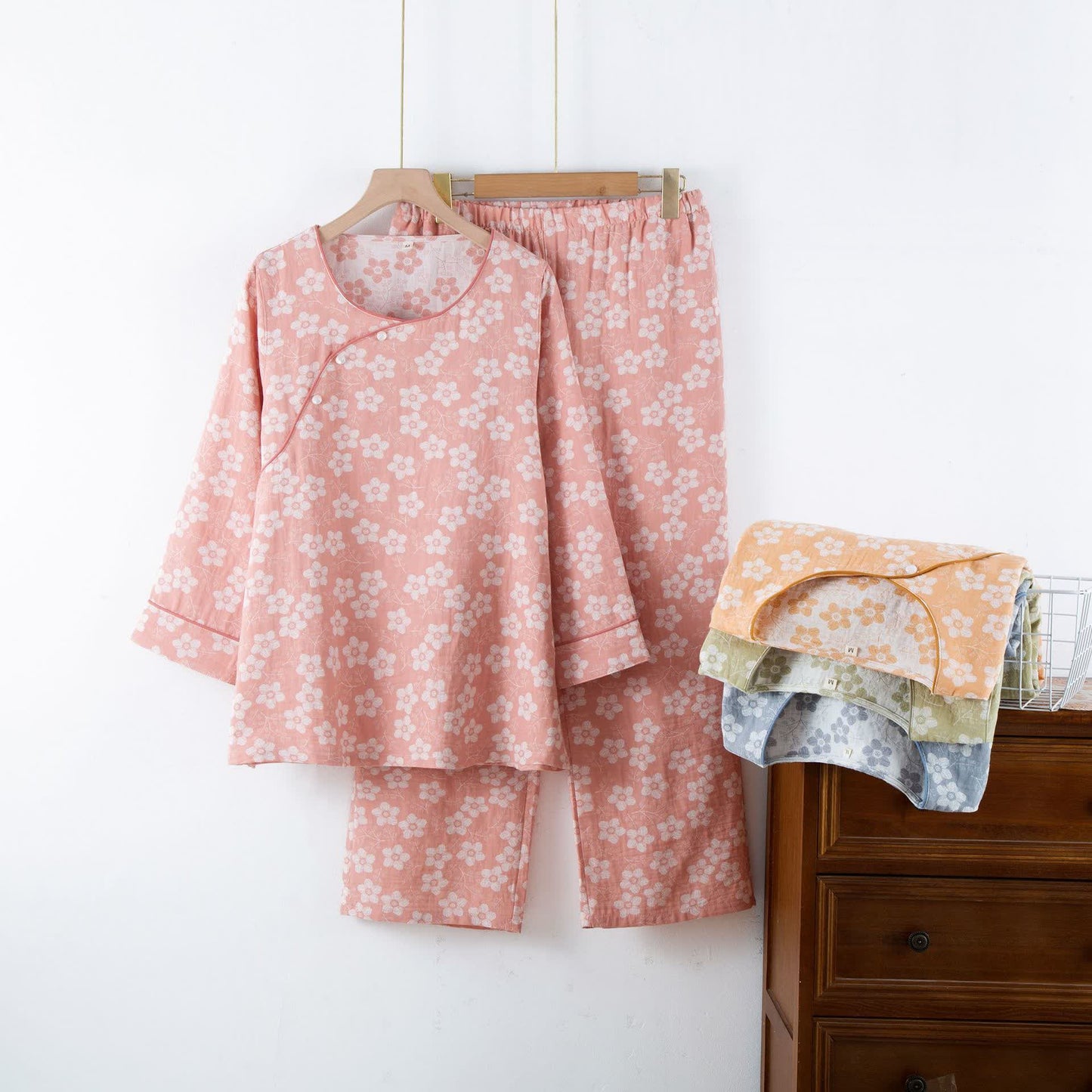Pigiama in cotone tinto in filo jacquard con motivo floreale retrò