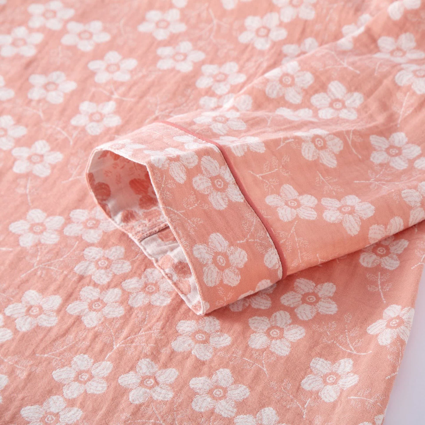 Pigiama in cotone tinto in filo jacquard con motivo floreale retrò