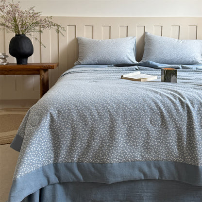 Trapunta estiva in jacquard tinto in filo di cotone con motivo floreale pastorale