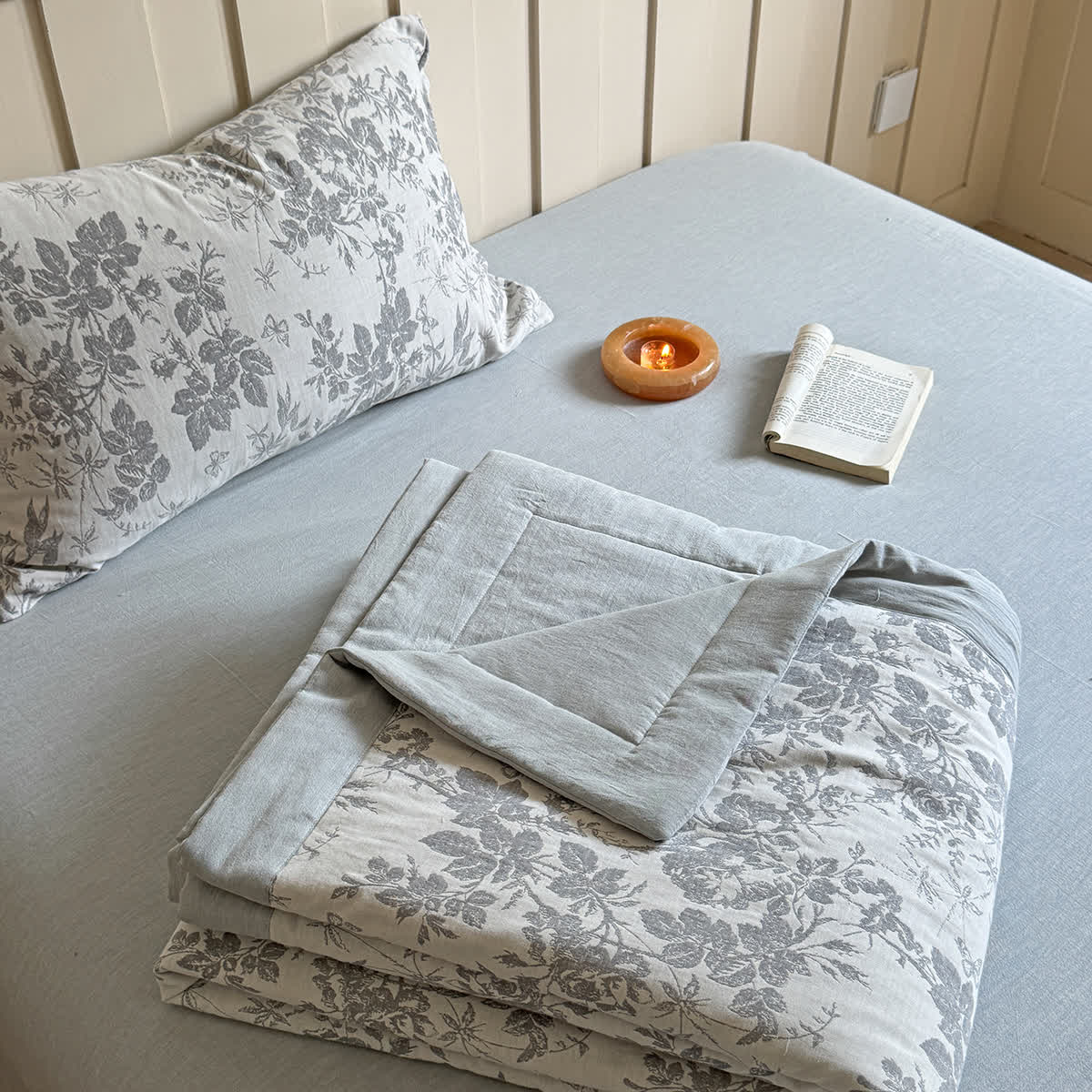 Elegante trapunta estiva in jacquard tinto in filo di cotone vegetale