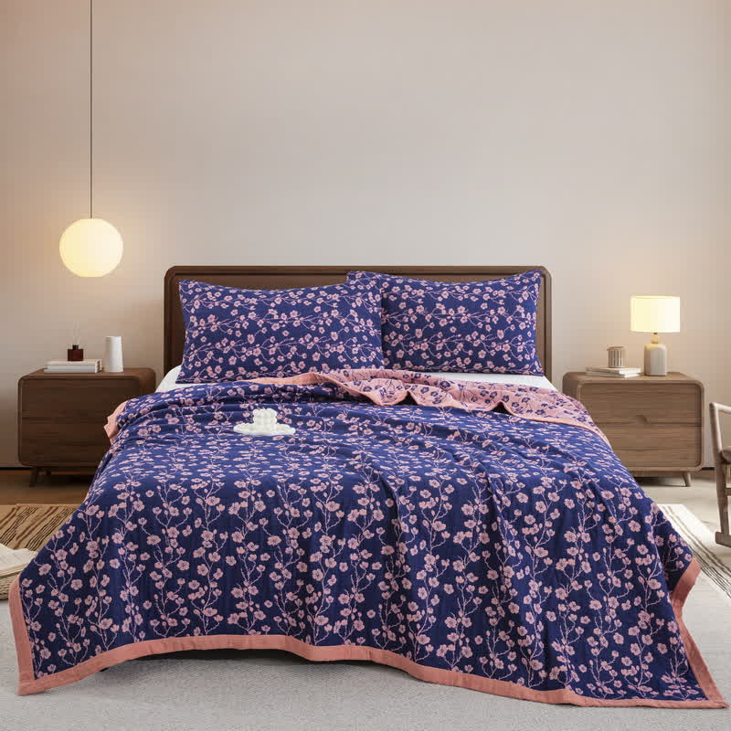 Trapunta reversibile in garza di cotone jacquard con motivo floreale pastorale