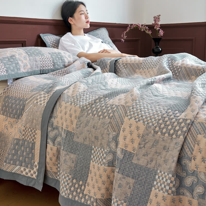 Copriletto in mussola di cotone con stampa a quadri patchwork