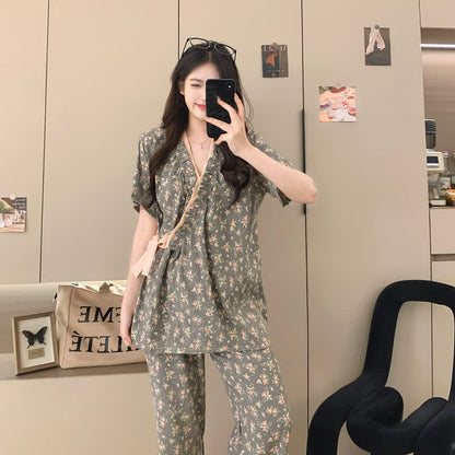 Completo da notte con kimono con volant e stampa di rose