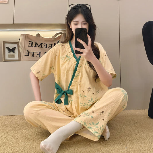 Completo da notte kimono con volant e stampa a foglie