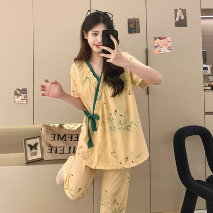 Completo da notte kimono con volant e stampa a foglie