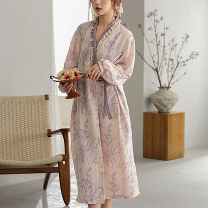 Kimono con volant floreali viola