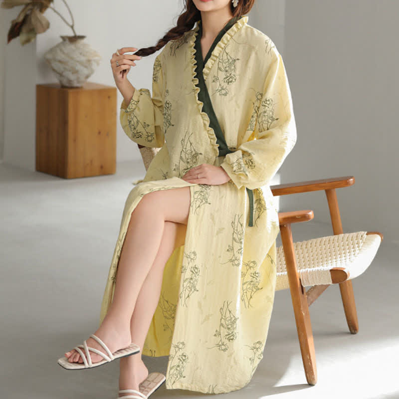 Kimono con volant e stampa a rose