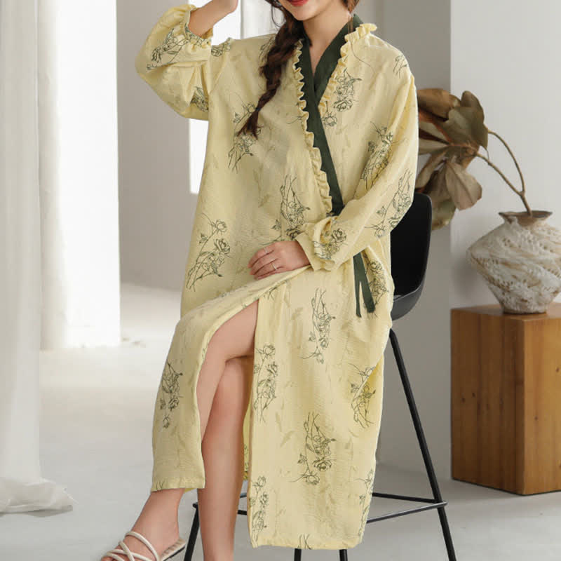 Kimono con volant e stampa a rose
