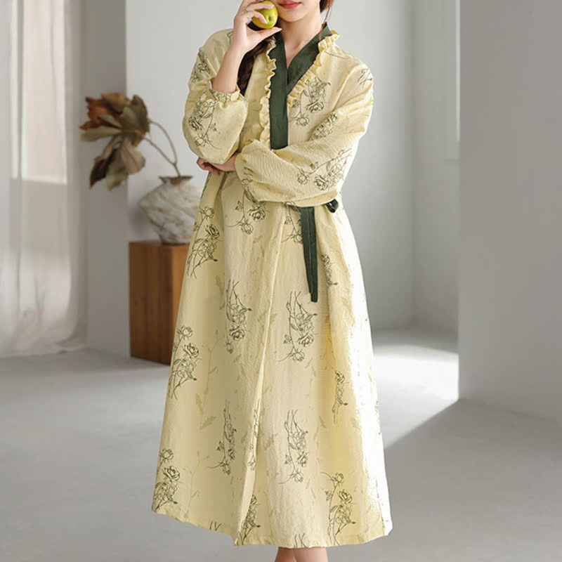 Kimono con volant e stampa a rose