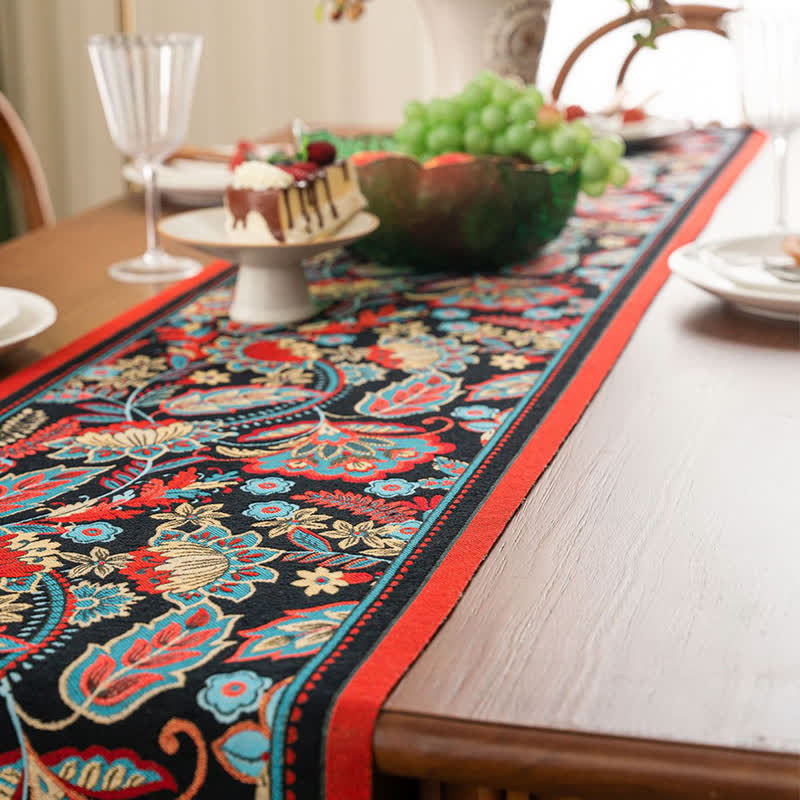 Runner da tavolo vintage con nappa jacquard floreale