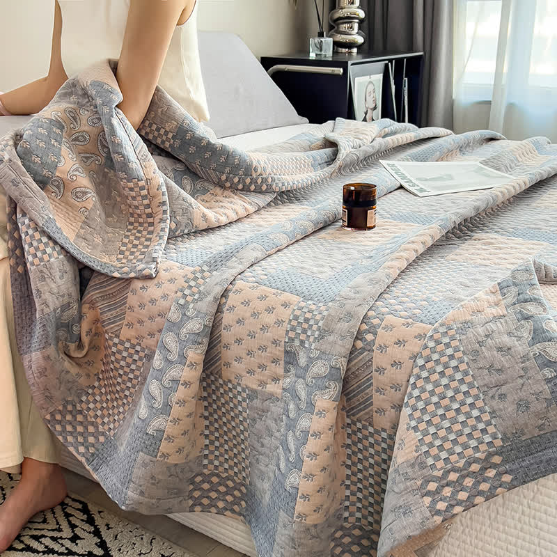 Trapunta in mussola di cotone con patchwork geometrico Paisley