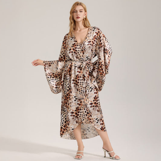 Kimono con stampa leopardata marrone artistica