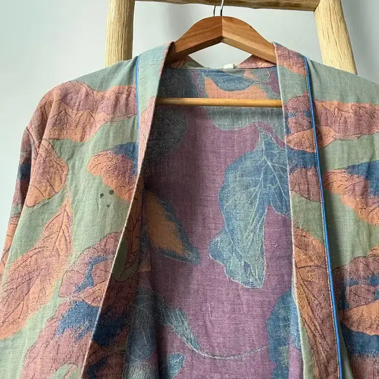Kimono in cotone con stampa a foglie marroni