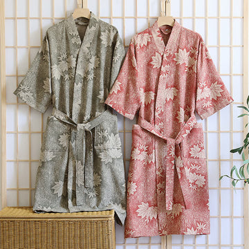 Kimono in garza di cotone con foglia d'acero