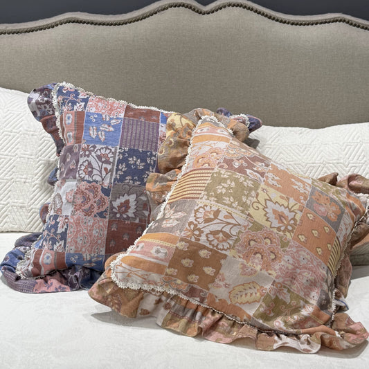 Cuscino decorativo floreale di ispirazione vintage - image 1