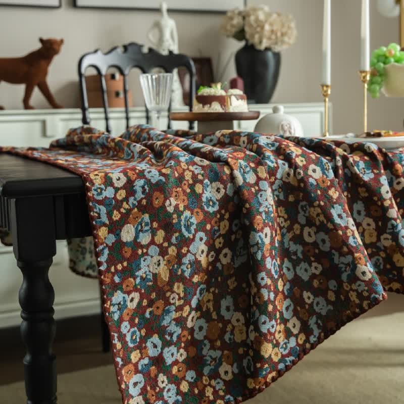 Tovaglia jacquard con motivo floreale retrò - image 4